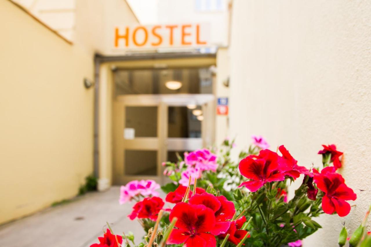Hostal Mandarinka *