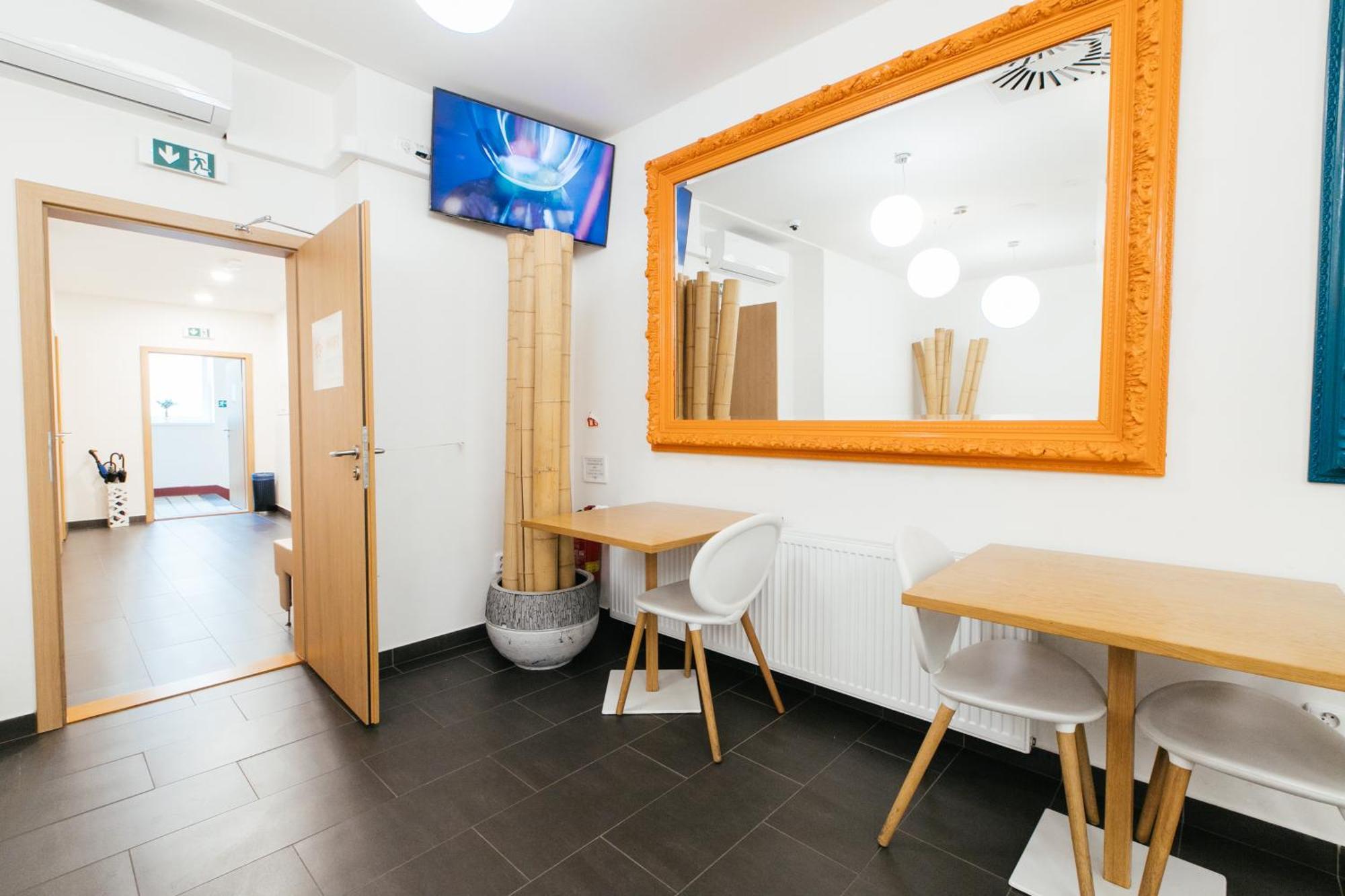 Hostal Mandarinka *